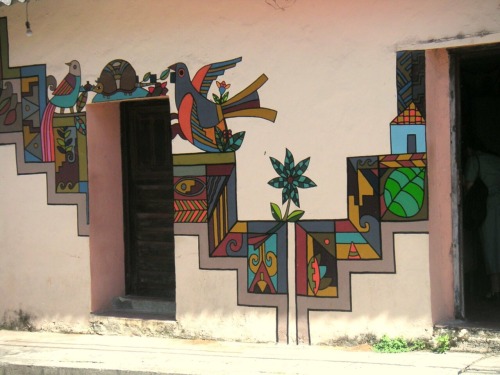 l-a-t-i-n-x:  glacially:  Murals in El Salvador  (Photos do not belong to me)