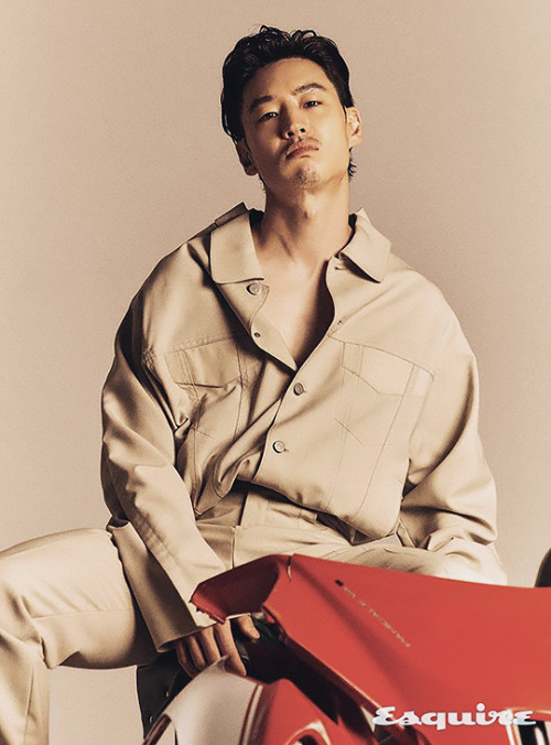 haewonmak:Lee Je Hoon for Esquire Korea (June 2020)