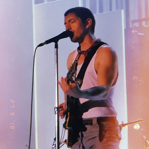 alexturner2005:Arctic Monkeys in Newcastle27/9/18, By simonapenk