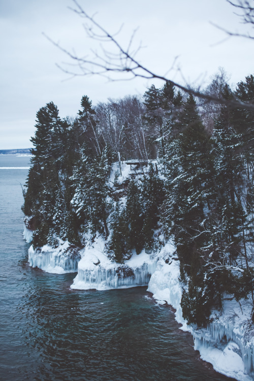 jonahreenders:  By: Jonah Reenders 