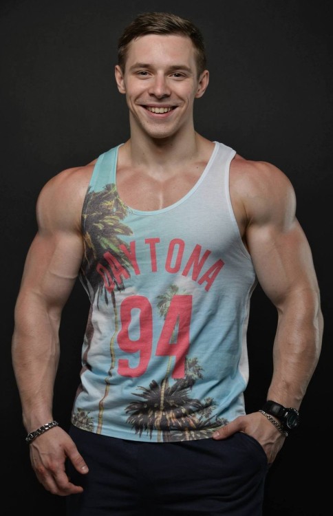 surveying-men:  Mark Ivanov 