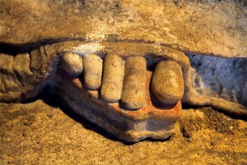 givemesomesoma:Kasta Tomb, Amphipolis, GreeceCariatides