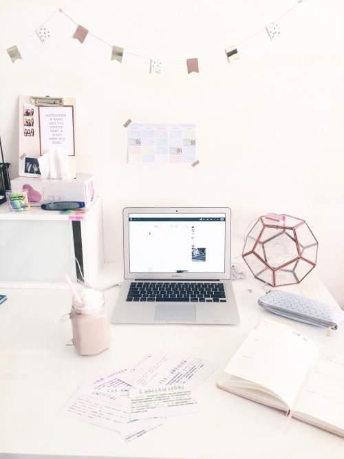 milkystudies:  — 4th march 2016 — made flashcards to help me memorise my essay for studi