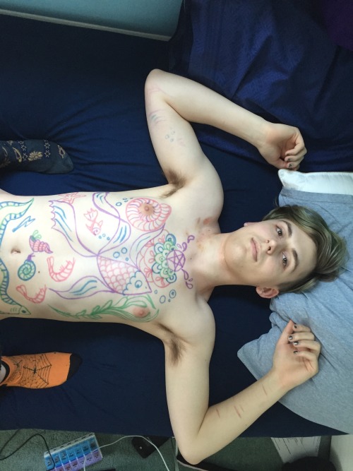 tired-but-cute:@crying-is-exercise did an art on me