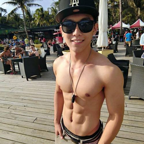 evianguy:  Hawt Asian Stud! 