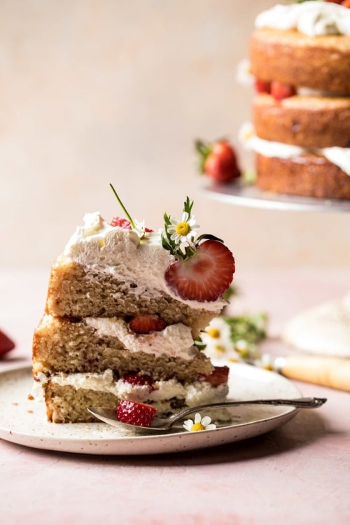 sweetoothgirl - strawberry chamomile naked cake