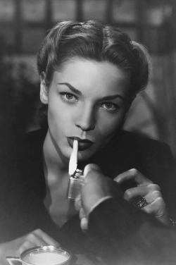 themaninthegreenshirt:  Lauren Bacall, 1947