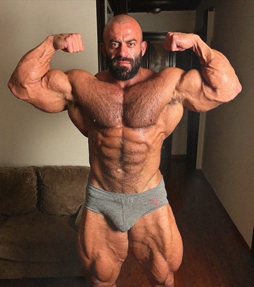 Stephan Badrozic: Definition Of Alpha Muscle Dad. 😍💪🍆💦💦💦🤤😈