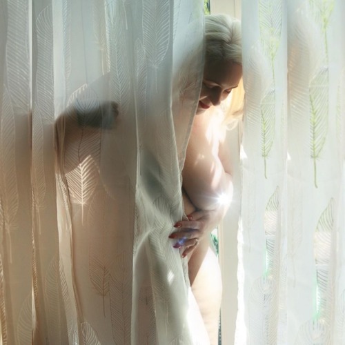 Being naked feels so good. I often do my housework naked when I’m home alone! #nakedphoto #censored 