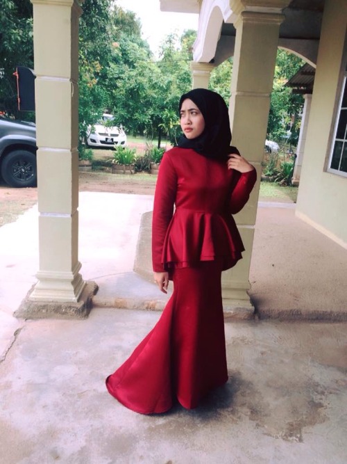 lancapmaster: hijabister7: Merah, Hitam Buat Abang Geram Eemm gewamm