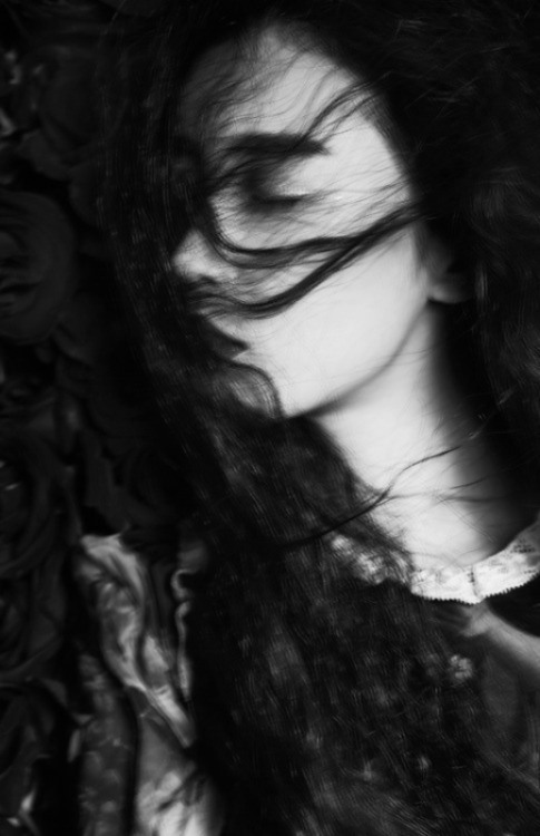 artizan3:  From the original posing by:  xxxshakespearexxx:  Zhang Xinyuan 张辛苑   