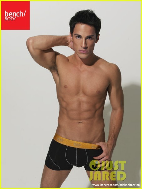 male-celebs-naked:  Michael Trevinosee more here