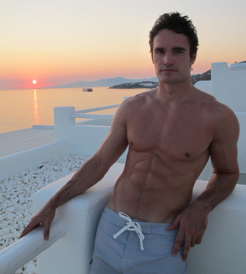 maleathletebirthdaysuits:  Thom Evans (rugby union) born 2 April 1985