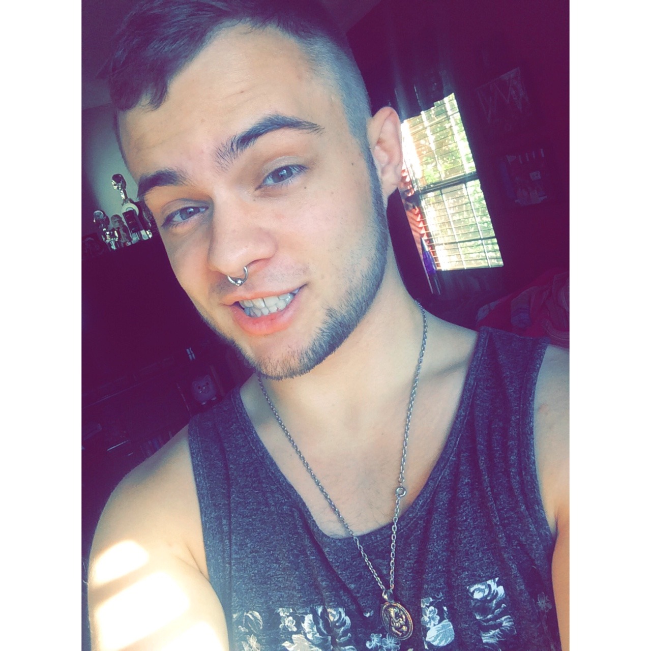 kawaiilley:I was feeling the selfies yesterday after my haircut~