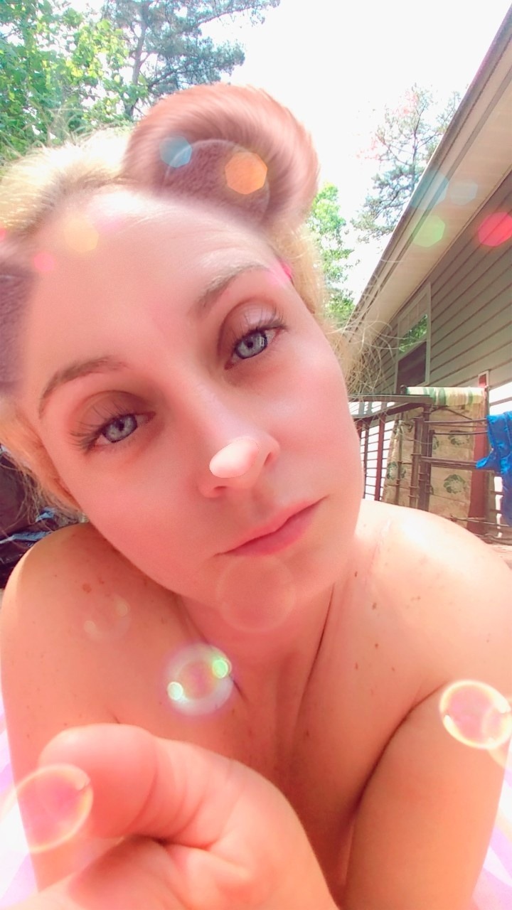 mypussy-420:  Finally get to start tanning!!