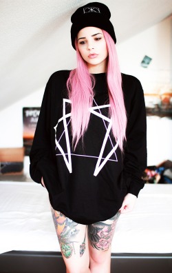 ink-expression:  Ink Addicts &amp; Anchor Clothing  ( Julia Coldfront )