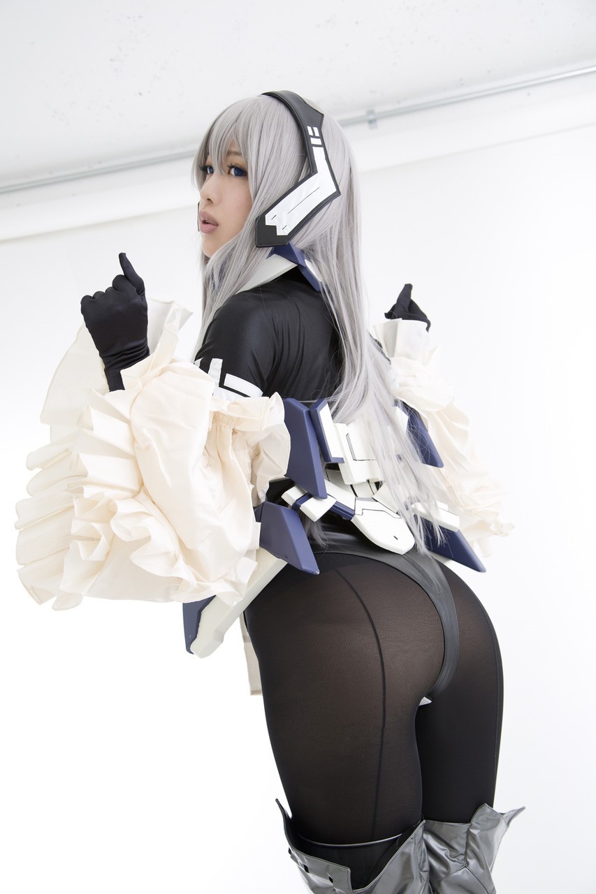 small-pig:  CuteLegs -脚フェチ画像- パンスト／ニーソ／タイツ　脚が魅力のコスプレイヤー画像