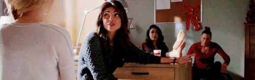 connrsollie:quantico: christmas + the girl squad 