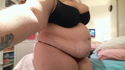plump-piggy: penelopethefatpig:  I got new underwear too!!  I randomly came across my very first tumblr that I subsequently forgot the login details to. Look at how small I was way back in May of 2016!! 