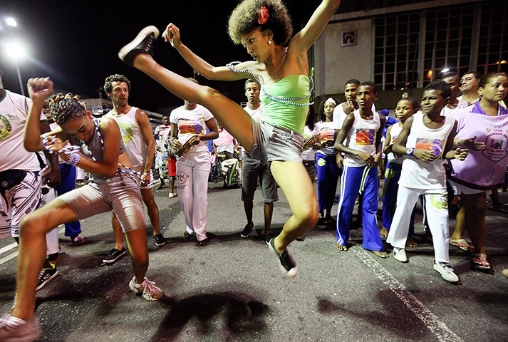 lapofluxuryxoxohno:  Brazilians having fun….just because:) 