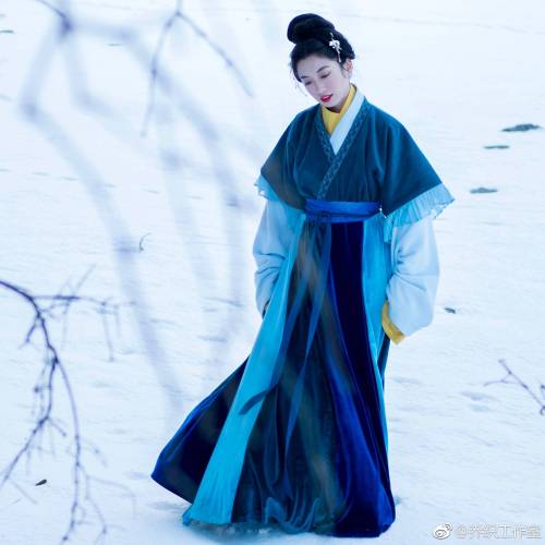 oliverhaze:The Restoration of Traditional Chinese clothing/Hanfu of Jin Dynasty from裝束復原團隊（中國裝束復原小組）