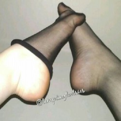 ifeetfetish:  #blackstockings #arches #footfetish #footfetishnation by temptingtootsies http://instagr.am/p/UNzDgwBLK4/ 