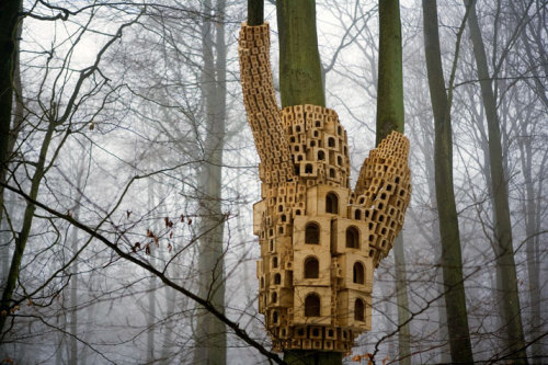 slowartday: London Fieldworks, Spontaneous City Spontaneous City is one of these sculptural installa