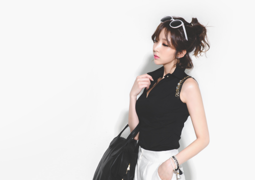 korean-dreams-girls:  Ye Jin - June 24, 2014 Set