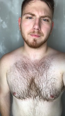 likeshairy:I’m liking the wet chest fur.