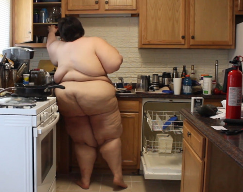 Sex xutjja:  Cleaning The Kitchen Naked (2016)Format: pictures