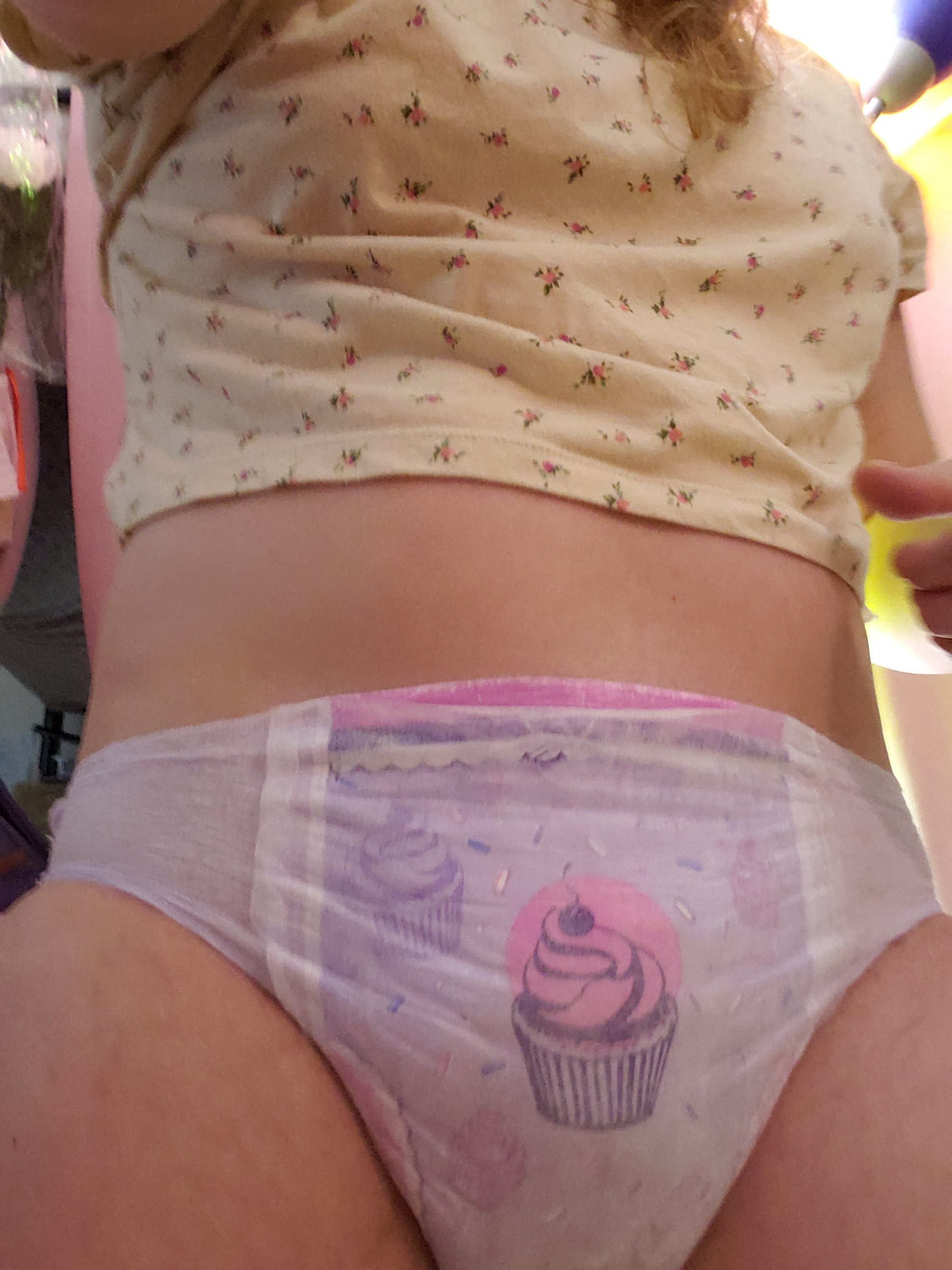 hellohello-kittykitty:👋🤗Hi, my name is Allison.🤗👋🤩😇Today i got to wear *¡BiG GiRL!* panties over my pullups…😇🤩🌞🏞️…and i went to a Park🏞️,🦸‍♀️ALL by myself!🦸‍♀️🌞🙊🙄Maybe i didnt