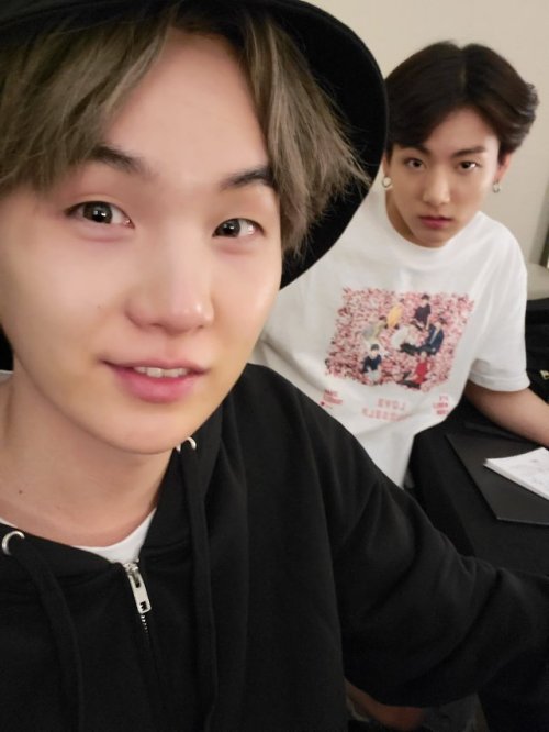 allforbts:190512 Yoongi’s Tweet굿밤!Goodnight!Trans cr: Kylie @ allforbts© Please credit when taking o