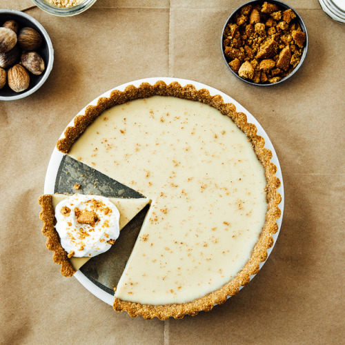 sweetoothgirl:HOLIDAY NOG PIE WITH COCONUT + GINGERSNAP CRUST