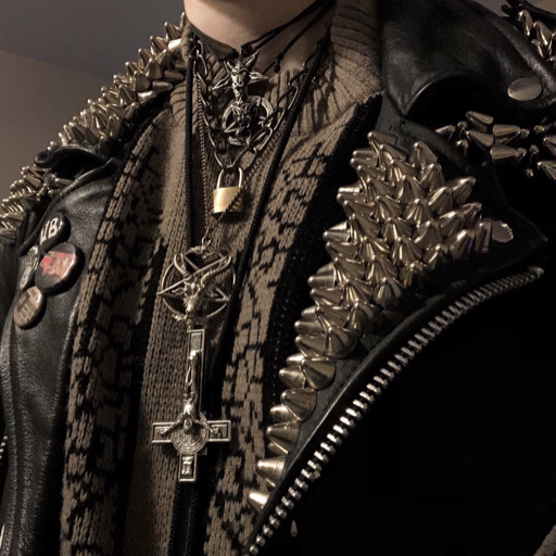 freckled-punk:  “being an art student is easy” buddy pal do you know how many
