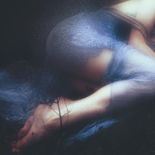emmanuellefanny:  I met her again.. by laura-makabresku