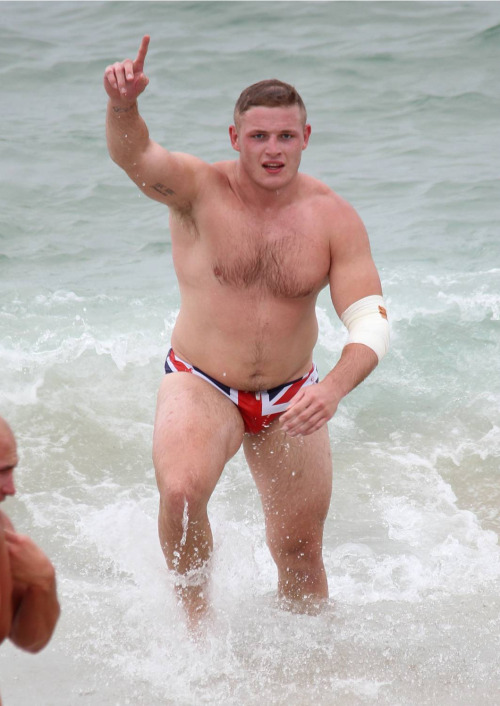 holdenutebloke:  roscoe66:  George Burgess of the South Sydney Rabbitohs at Bondi Beach  . 