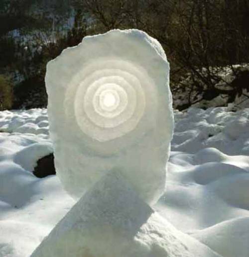 fluffyshnupps:  There’s something eerily beautiful about Goldsworthy’s snow and ice sculptures… I can’t quite put my finger on it (just as well, as I imagine it’d get very cold). There’s a quiet serenity about them that I simply love, and