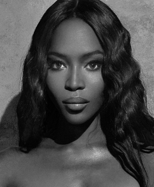 phreshouttarunway:Naomi Campbell