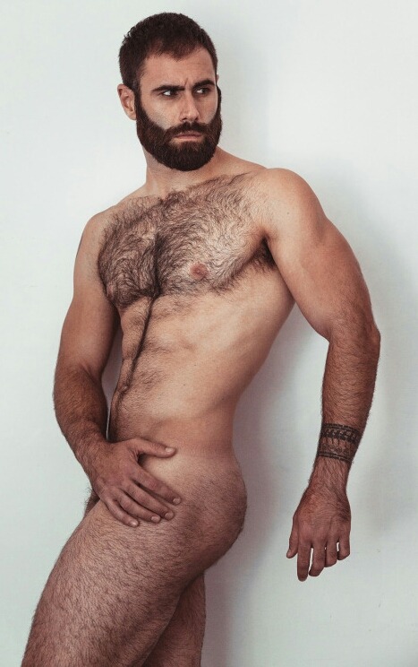gerg14: DARK-HAIRED DREAMBOAT &amp; HE’S GOT LEGS (AND HE KNOWS HOW TO USE