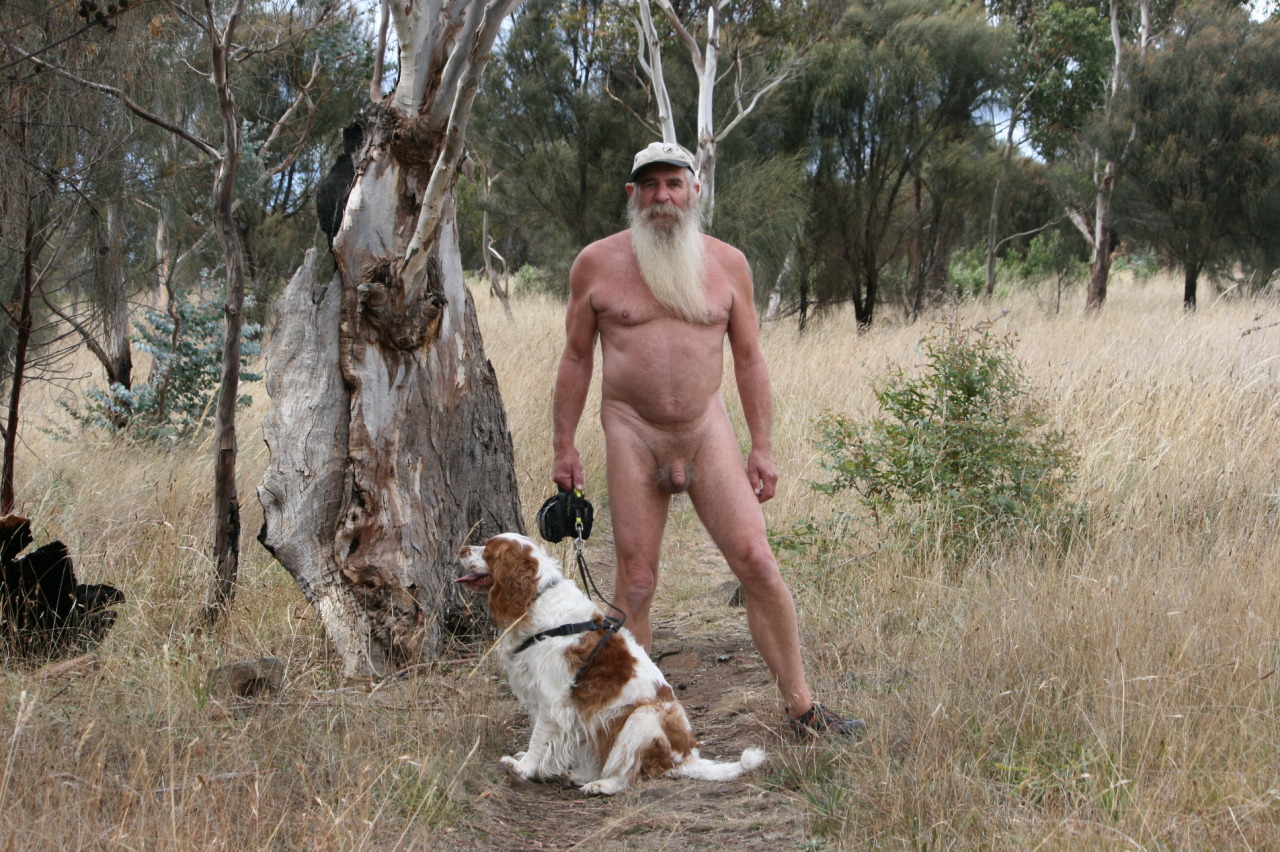 naturbear:  nudistpete:  Looks like its getting cooler  WOOF !!!!!
