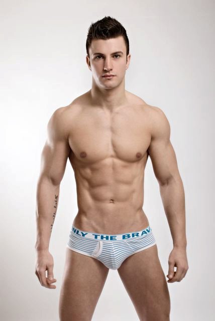glad2bhere:  kamil nicalek is from poland