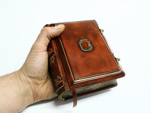 aidiosacademia: Handmade leather-bound journals by Dragos Man. I’ve recently interviewed him a