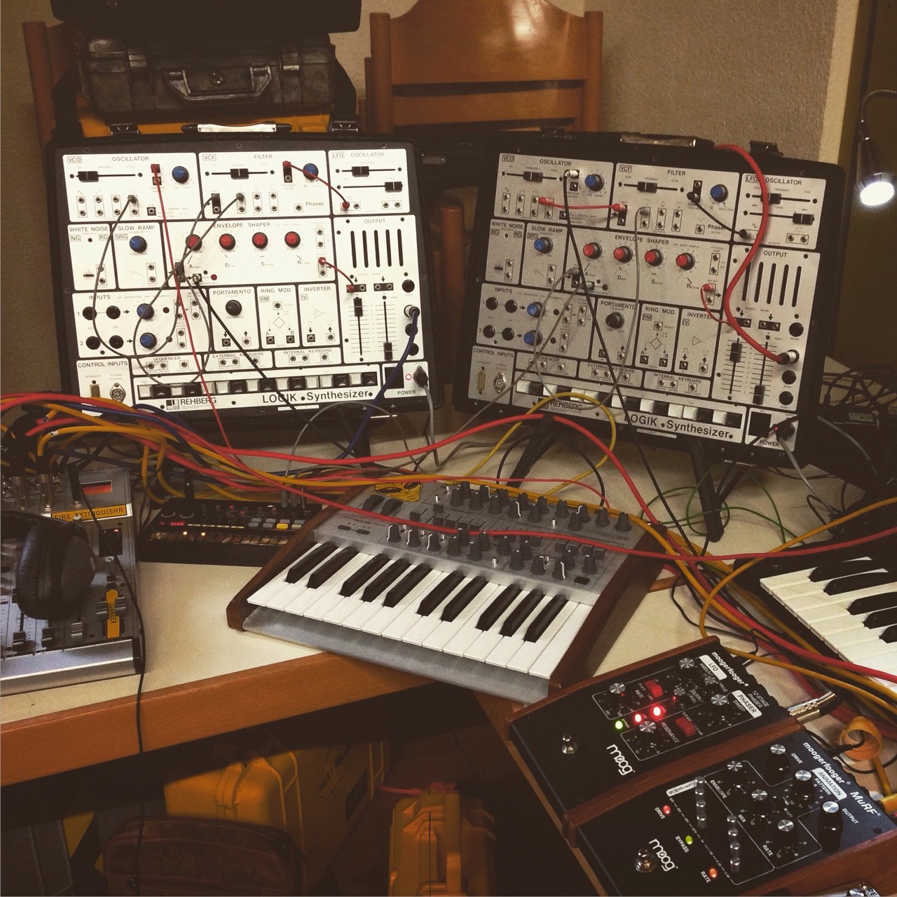 tuesdaynightmachines:  Some pictures from the “Happy Knobbing 2015” modular synth