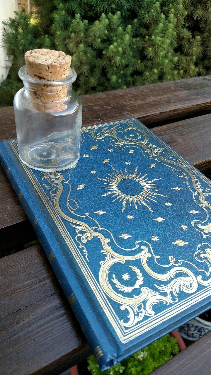 dracoalis:  I got a new jar for herbs today from a vintage shop, and finally, finally