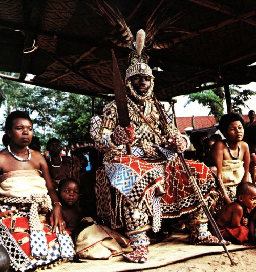 vintagecongo: Kuba Nyim (King) in regalia, Congo by Angelo Turconi King shit