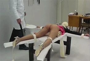 gotdamndee:  Doctor spank that ass