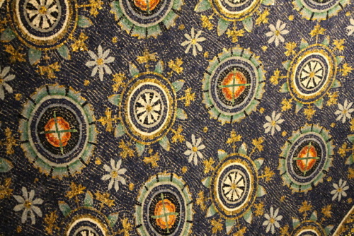 echiromani:“Garden of Paradise” mosaic, Mausoleum of Galla Placidia, Ravenna.
