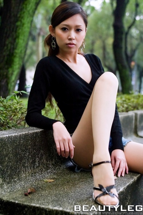 COLLANTS-ASIAN-PANTYHOSE adult photos