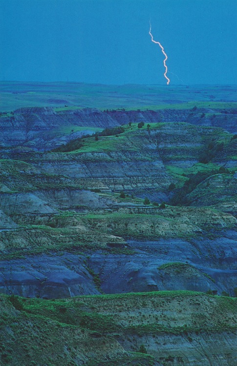 retrospectia:Theodore Roosevelt National Park, North DakotaNational Geographic’s America’s Hidden Tr