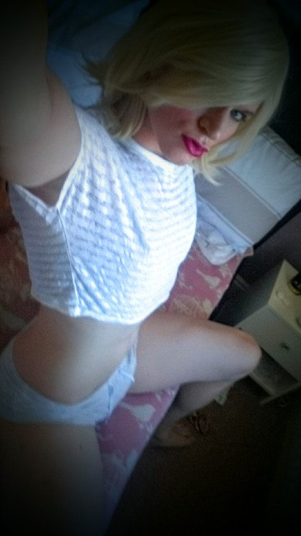 jenna-cd:  Loving my outfit today, Daddy porn pictures